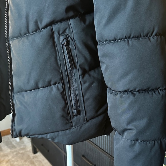 Hollister Charcoal Puffer Jacket Mens - Picture 5 of 10